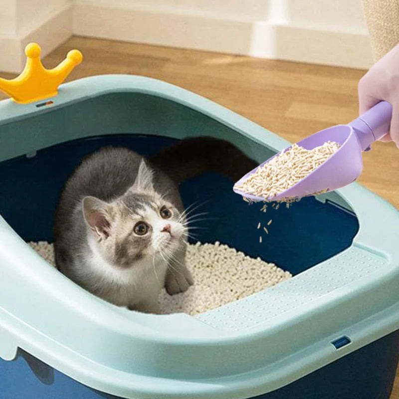 Durable cat litter scoop with foot